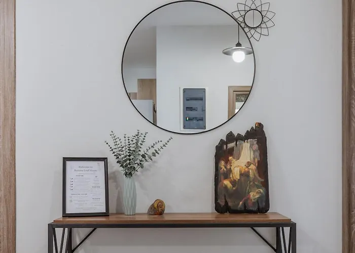 Apartment Banana Leaf House Polychrono