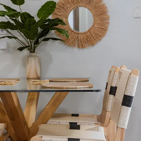 Banana Leaf House * פוליכרונו